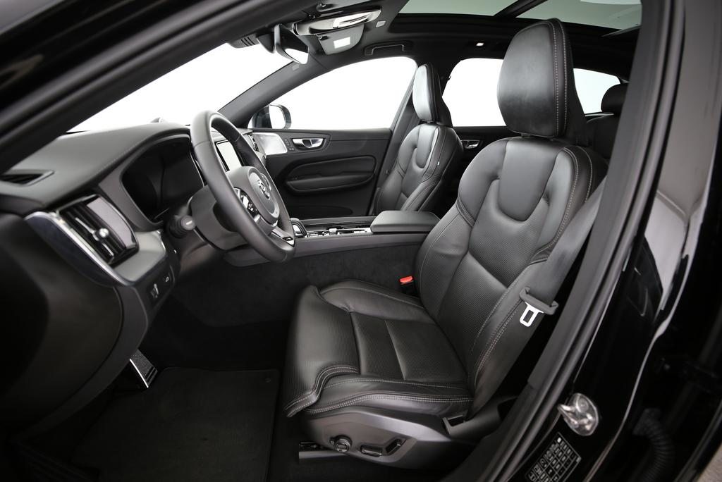 VOLVO XC60 2.0 B6 MH R-Design AWD, Hybride Léger Essence/Électricité, Occasion / Utilisé, Automatique - 4