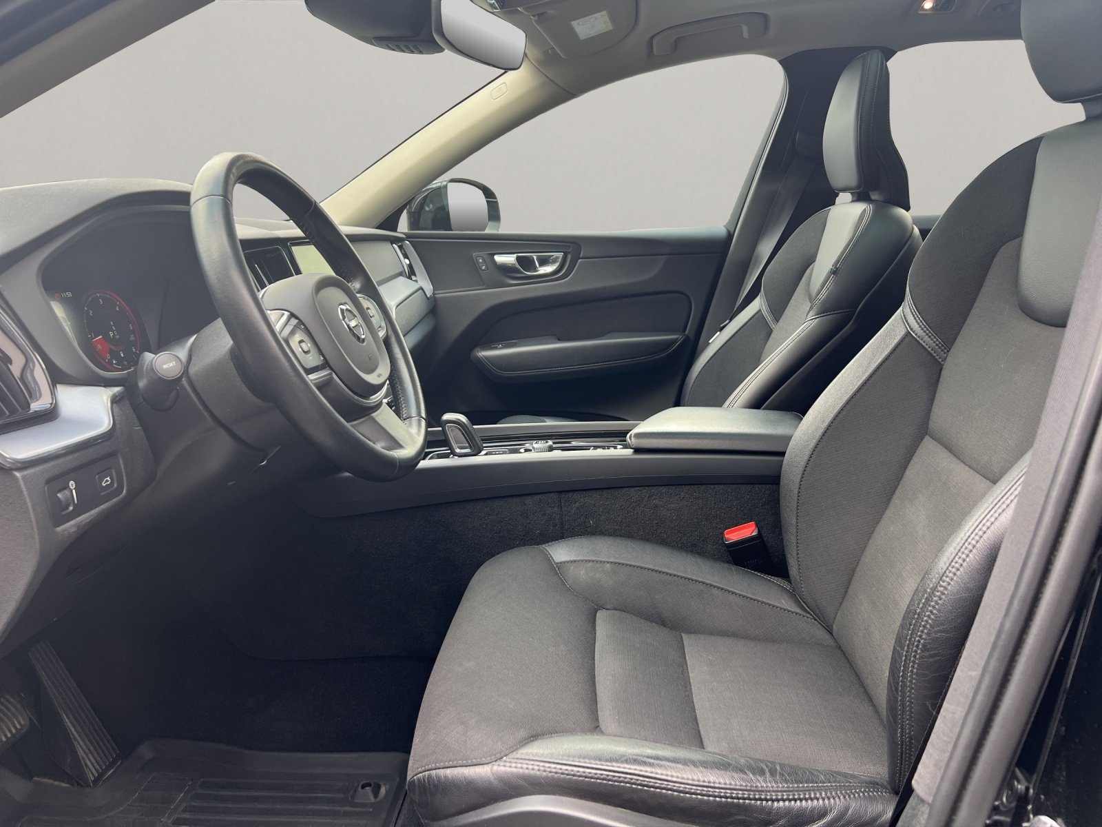 VOLVO XC60 2.0 B4 MH Momentum AWD, Hybride Léger Diesel/Électricité, Occasion / Utilisé, Automatique - 7