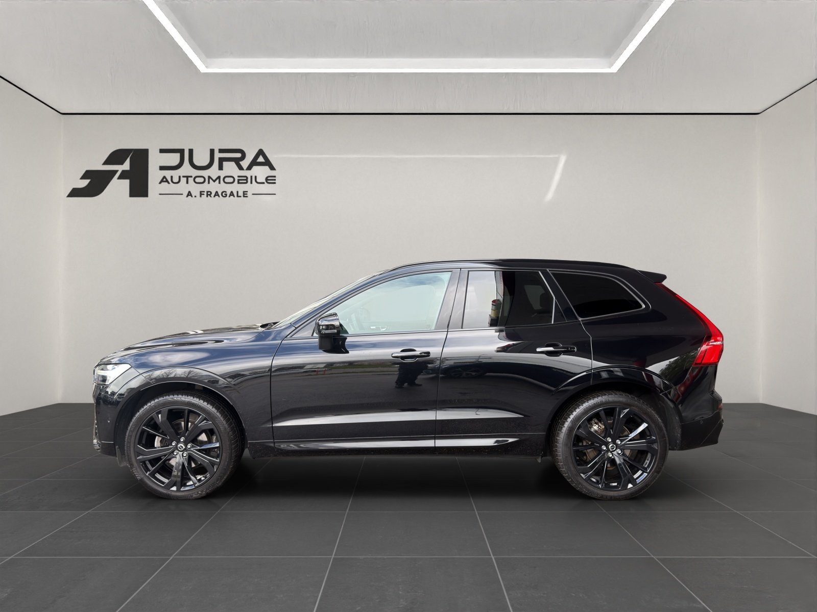 VOLVO XC60 2.0 B5 MH Black Edition AWD, Mild-Hybrid Petrol/Electric, Second hand / Used, Automatic - 4