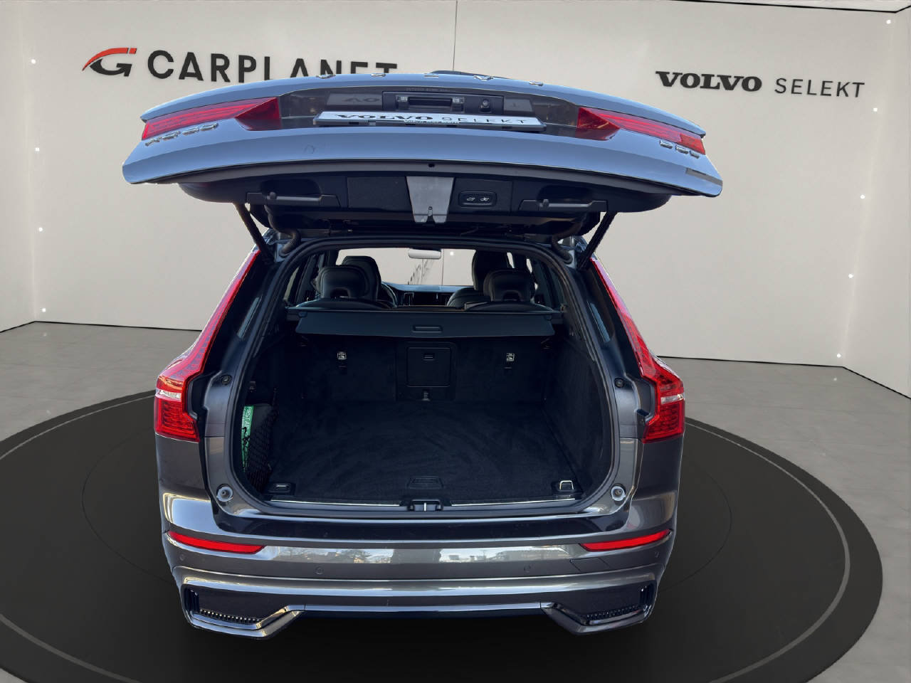 VOLVO XC60 2.0 B5 MH R-Design, Mild-Hybrid Benzin/Elektro, Occasion / Gebraucht, Automatik - 7