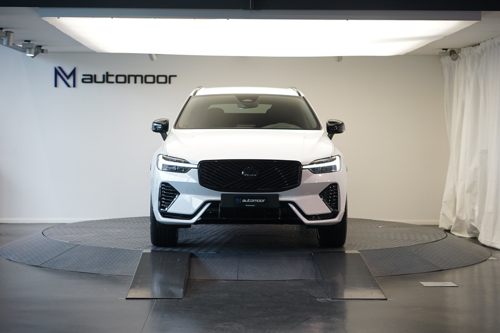 VOLVO XC60 T8 eAWD PluginHybrid Black Edition Plus Geartroni, Plug-in-Hybrid Petrol/Electric, Second hand / Used, Automatic - 2