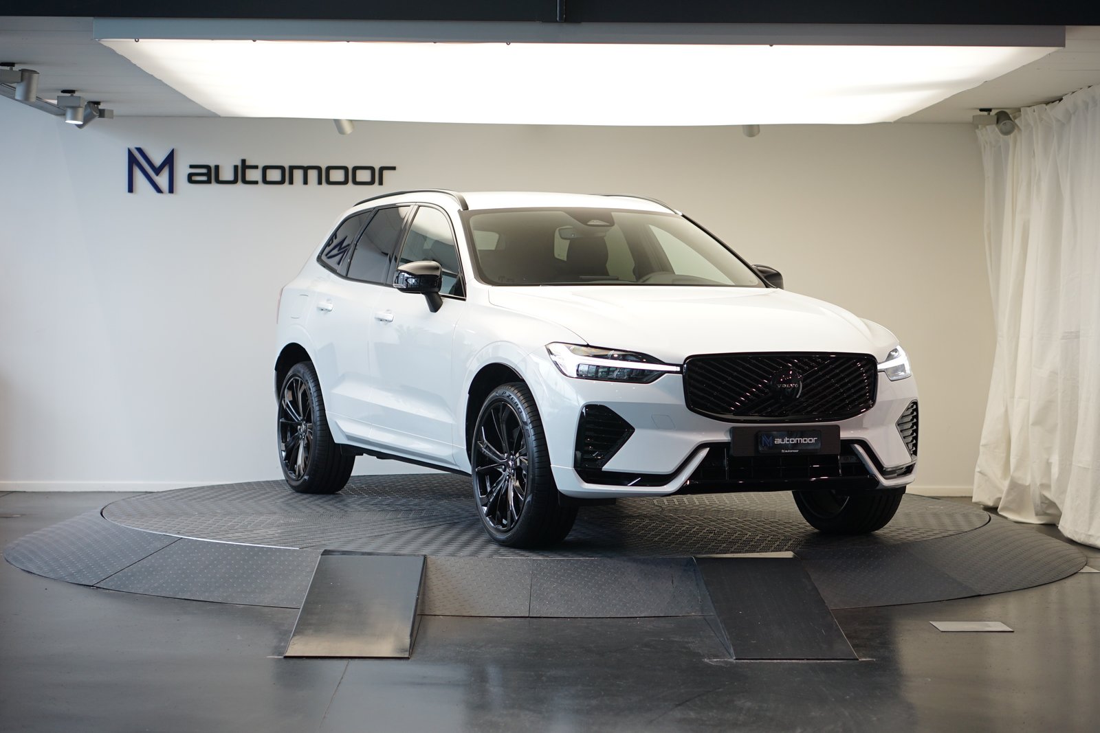 VOLVO XC60 T8 eAWD PluginHybrid Black Edition Plus Geartroni, Plug-in-Hybrid Petrol/Electric, Second hand / Used, Automatic - 3