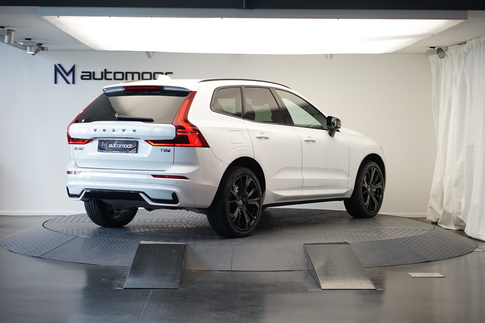 VOLVO XC60 T8 eAWD PluginHybrid Black Edition Plus Geartroni, Plug-in-Hybrid Petrol/Electric, Second hand / Used, Automatic - 5