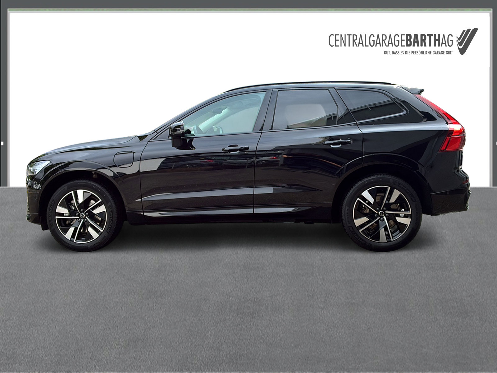 VOLVO XC60 2.0 T6 TE Plus Dark eAWD, Plug-in-Hybrid Petrol/Electric, Second hand / Used, Automatic - 4