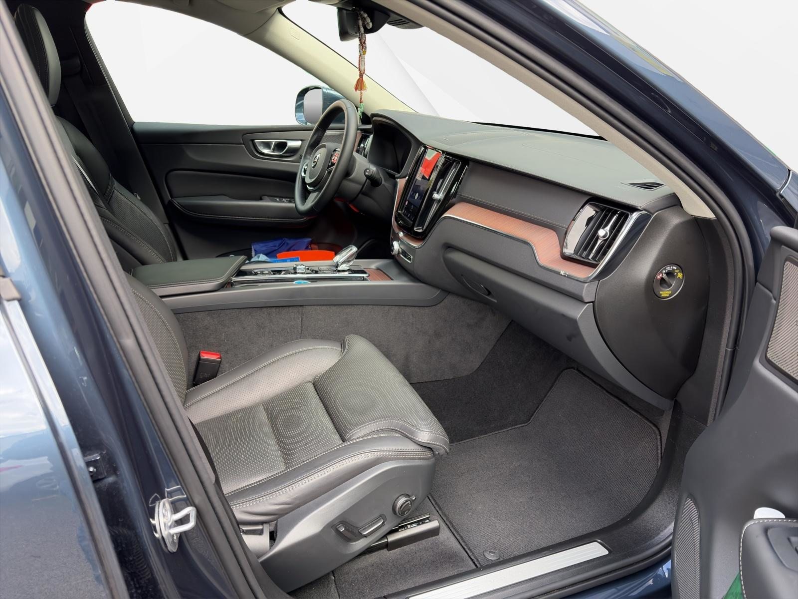 VOLVO XC60 2.0 B4 MH Ultimate Dark AWD, Mild-Hybrid Diesel/Elektro, Occasion / Gebraucht, Automatik - 5