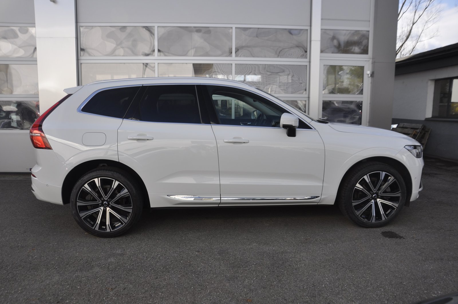 VOLVO XC60 T6 eAWD Inscription Geartronic, Plug-in-Hybrid Benzina/Elettrica, Occasioni / Usate, Automatico - 2