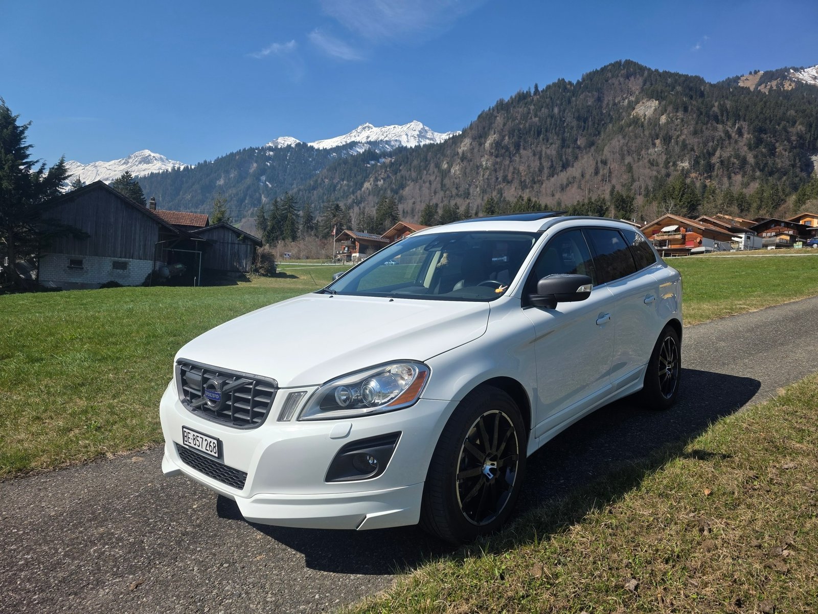 VOLVO XC60 2.4 D5 Momentum AWD, Diesel, Occasion / Utilisé, Automatique - 2