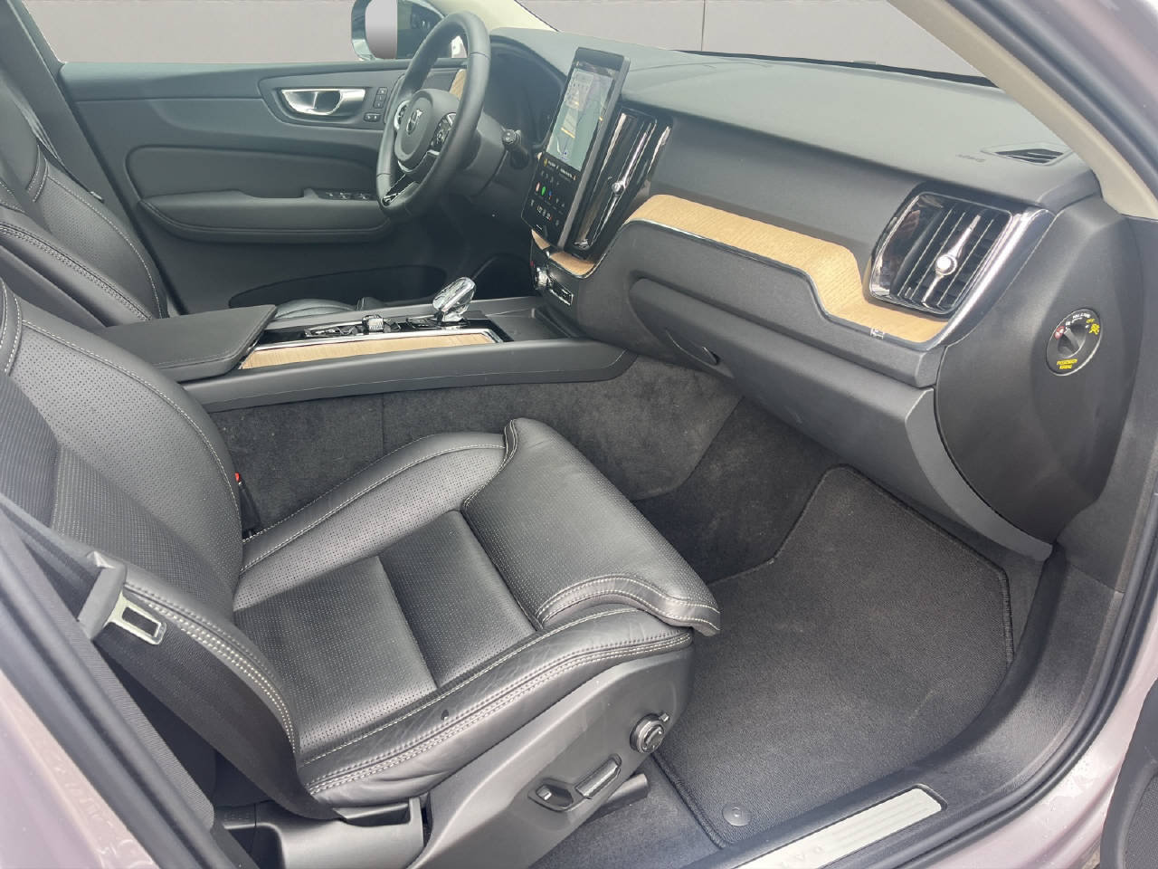 VOLVO XC60 2.0 B5 MH Plus Dark AWD, Hybride Leggero Benzina/Elettrica, Occasioni / Usate, Automatico - 2