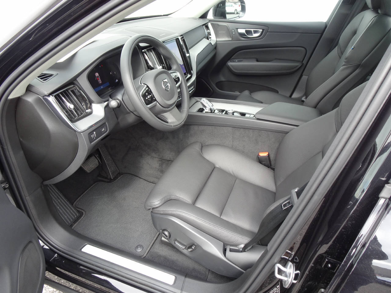 VOLVO XC60 2.0 B5 MH Inscription AWD, Mild-Hybrid Diesel/Elektro, Occasion / Gebraucht, Automatik - 6