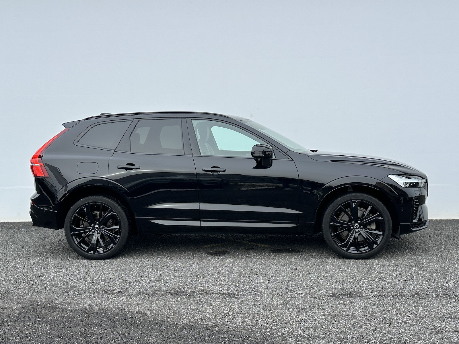 VOLVO XC60 2.0 T8 TE Xcentric Black Edition eAWD, Plug-in-Hybrid Benzin/Elektro, Occasion / Gebraucht, Automatik - 4