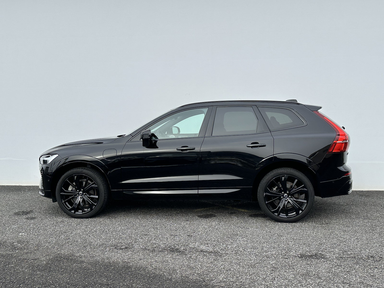 VOLVO XC60 2.0 T8 TE Xcentric Black Edition eAWD, Plug-in-Hybrid Benzin/Elektro, Occasion / Gebraucht, Automatik - 5