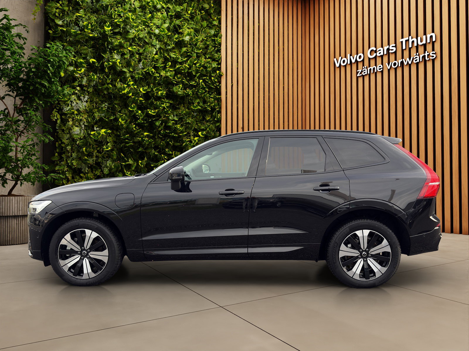VOLVO XC60 2.0 T6 TE Plus Dark eAWD, Hybride Rechargeable Essence/Électricité, Occasion / Utilisé, Automatique - 2