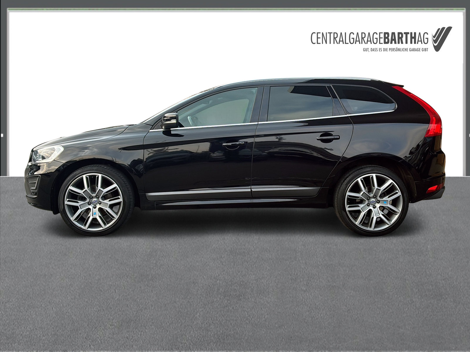 VOLVO XC60 2.4 D5 Mom. R-Design AWD S/S, Diesel, Occasioni / Usate, Automatico - 4
