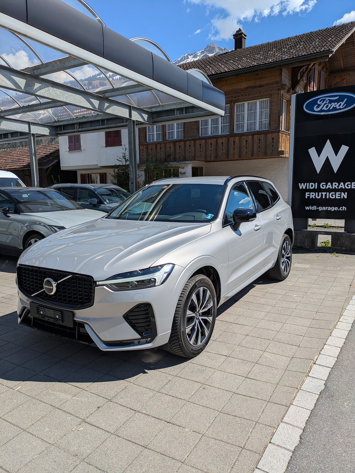 VOLVO XC60 2.0 B5 MH Plus Dark AWD, Hybride Leggero Benzina/Elettrica, Occasioni / Usate, Automatico - 2