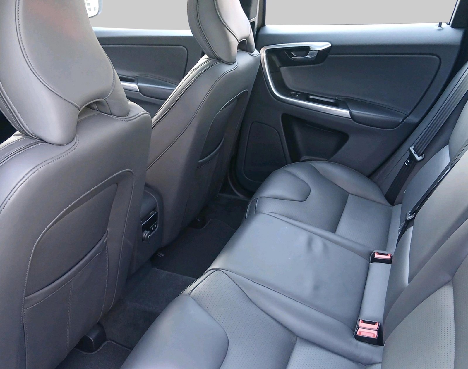 VOLVO XC60 2.4 D5 Summum AWD S/S, Diesel, Occasion / Gebraucht, Automatik - 4