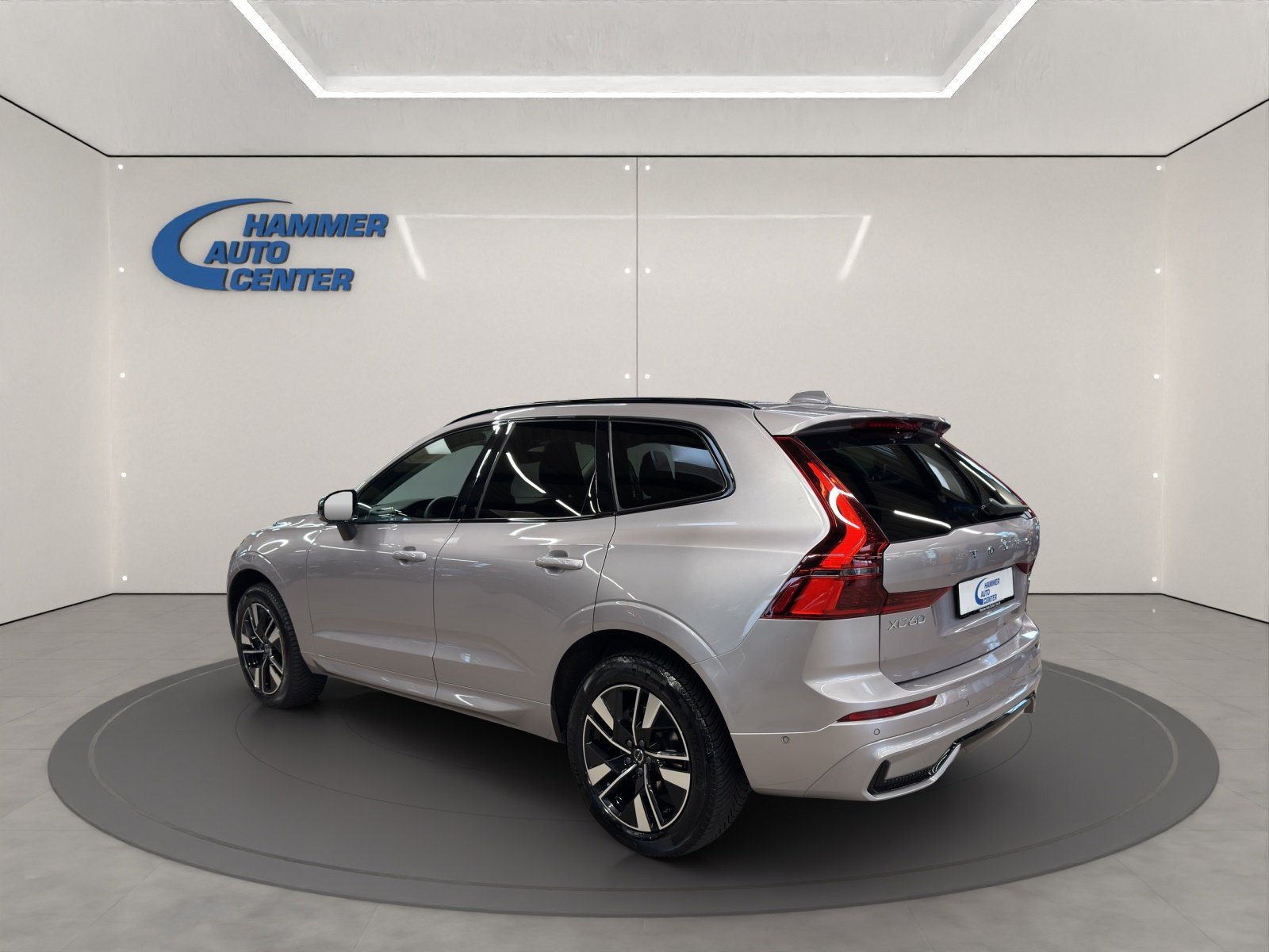 VOLVO XC60 2.0 B5 MH Plus Dark AWD, Benzin, Occasion / Gebraucht, Automatik - 4