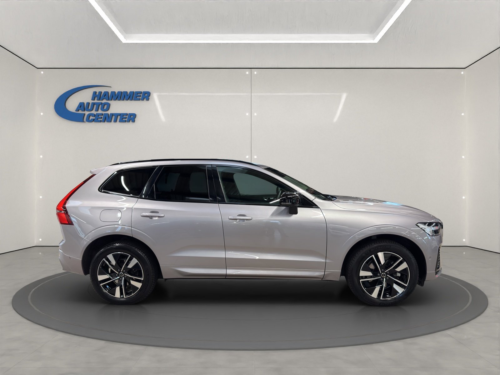 VOLVO XC60 2.0 B5 MH Plus Dark AWD, Benzin, Occasion / Gebraucht, Automatik - 7