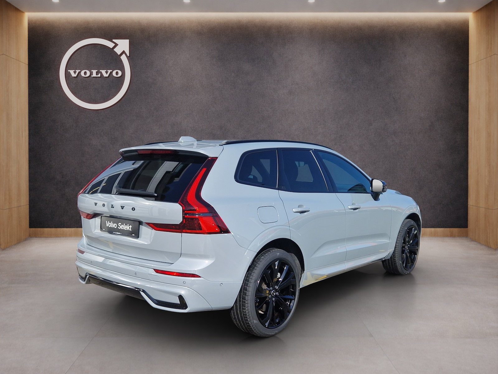 VOLVO XC60 2.0 T6 TE Black Edition eAWD, Plug-in-Hybrid Benzin/Elektro, Occasion / Gebraucht, Automatik - 6