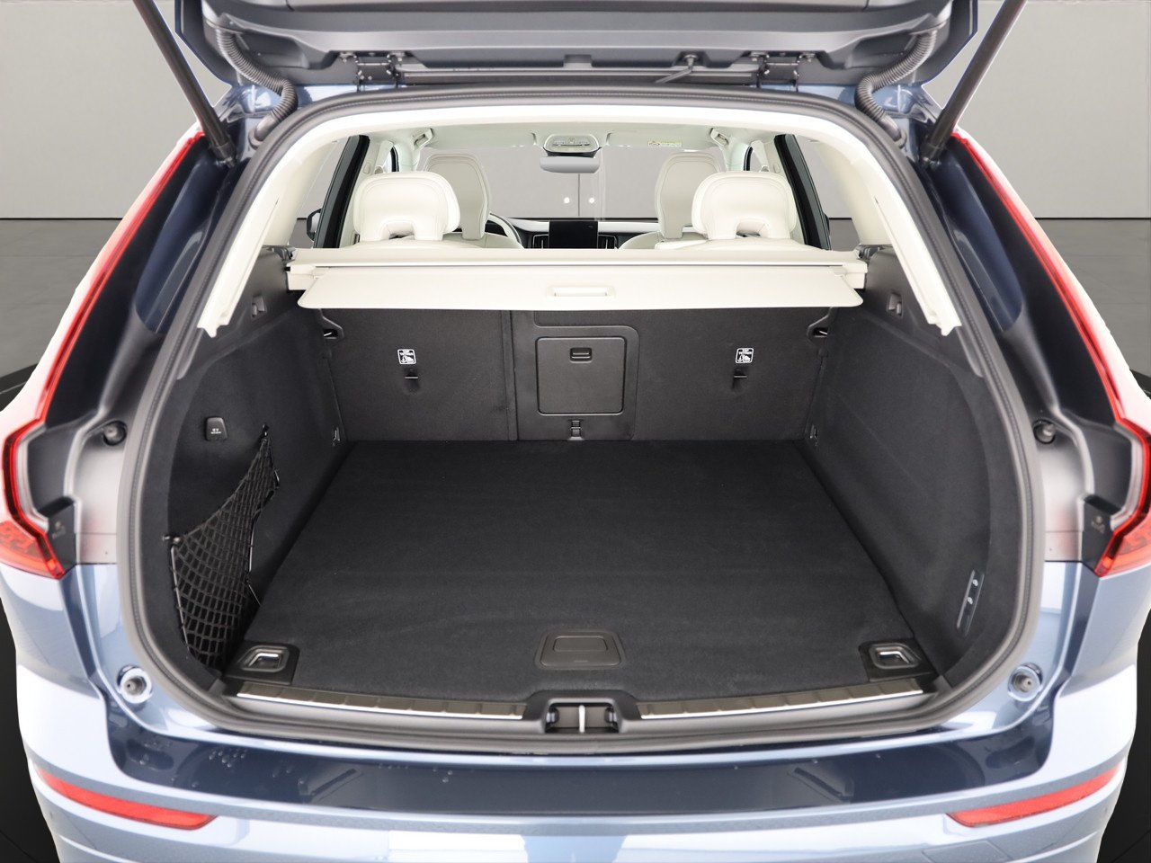 VOLVO XC60 2.0 T6 TE Ultra Bright eAWD ., Hybride Rechargeable Essence/Électricité, Occasion / Utilisé, Automatique - 4