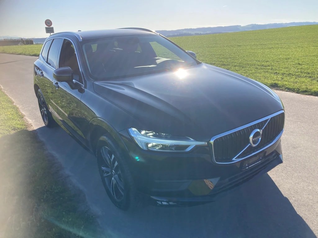 VOLVO XC60 B5 Benzin Mild Hybrid AWD Momentum Geartronic mit, Mild-Hybrid Benzin/Elektro, Occasion / Gebraucht, Automatik - 2