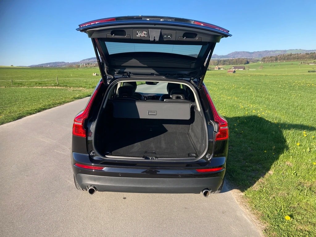 VOLVO XC60 B5 Benzin Mild Hybrid AWD Momentum Geartronic mit, Mild-Hybrid Benzin/Elektro, Occasion / Gebraucht, Automatik - 6