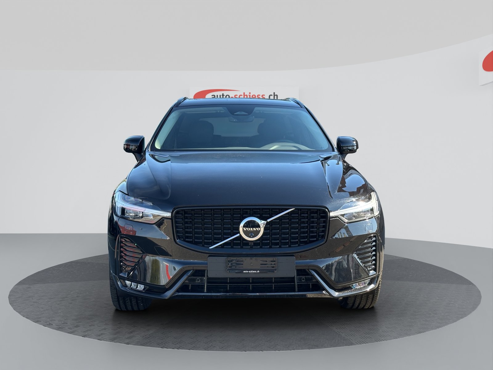 VOLVO XC60 B5 AWD Plus Dark Geartronic, Mild-Hybrid Benzin/Elektro, Occasion / Gebraucht, Automatik - 2