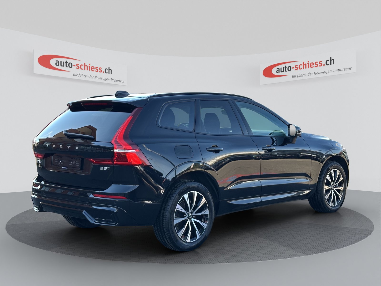 VOLVO XC60 B5 AWD Plus Dark Geartronic, Mild-Hybrid Benzin/Elektro, Occasion / Gebraucht, Automatik - 5