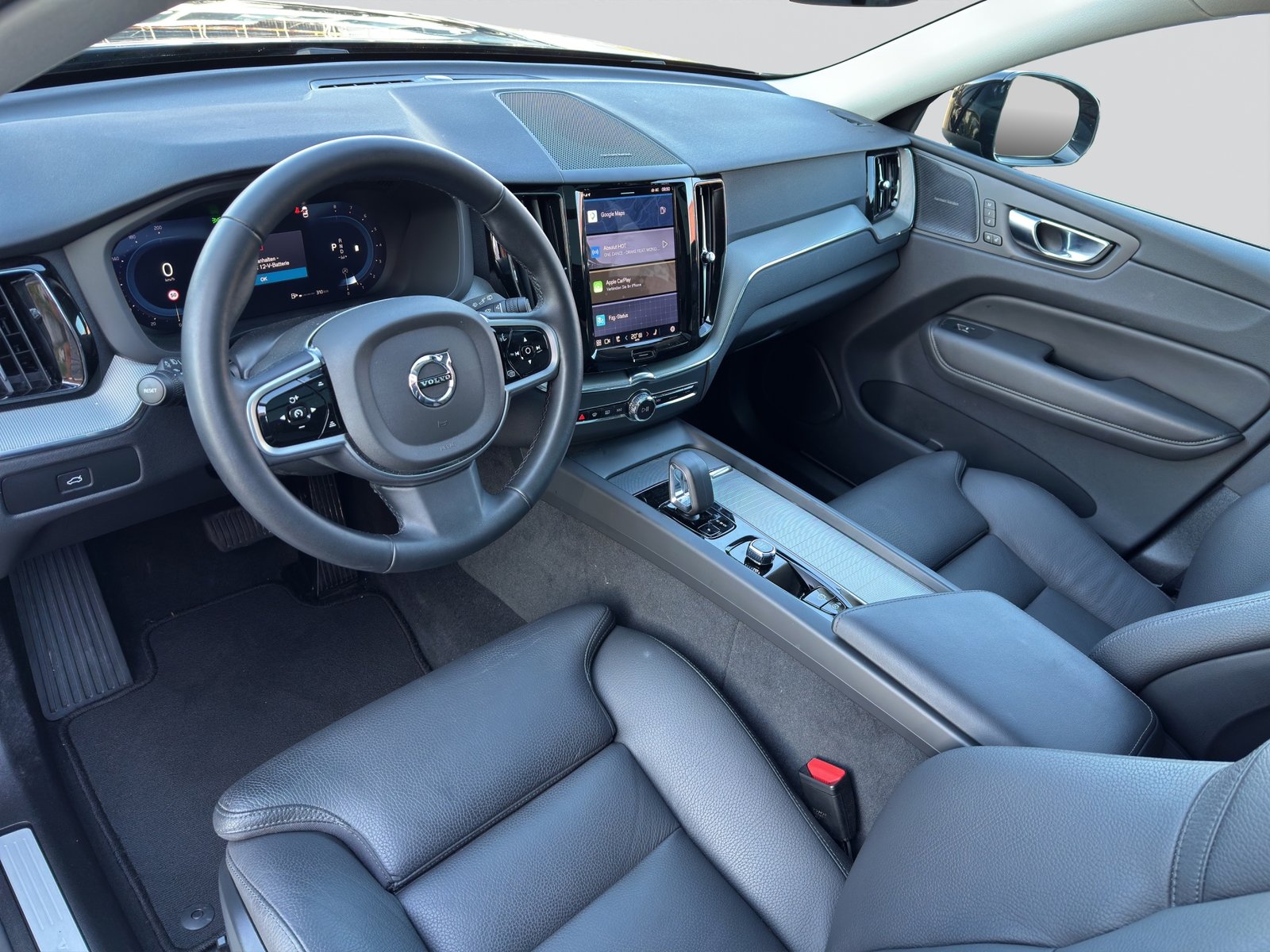 VOLVO XC60 B5 AWD Plus Dark Geartronic, Mild-Hybrid Benzin/Elektro, Occasion / Gebraucht, Automatik - 7
