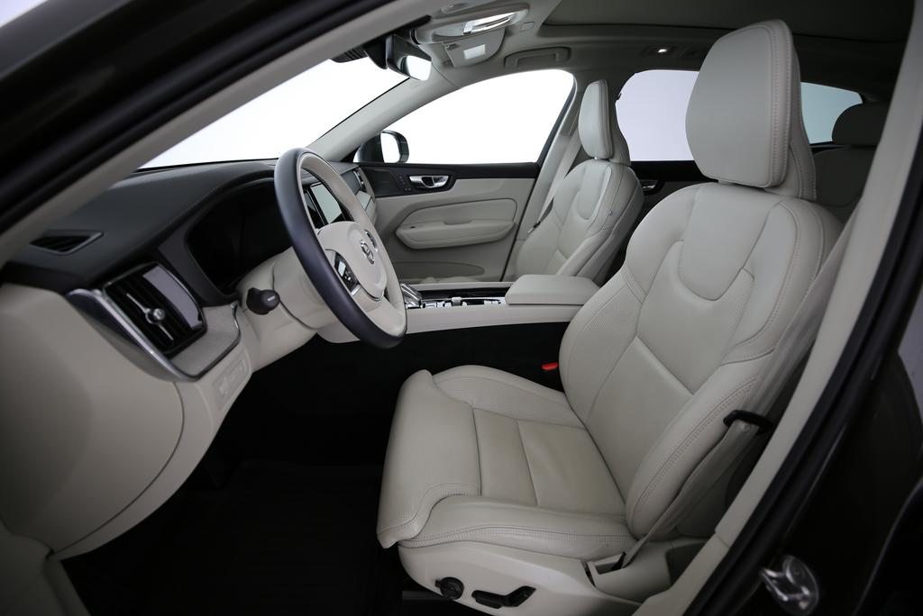 VOLVO XC60 2.0 T8 TE Inscription eAWD, Hybride Rechargeable Essence/Électricité, Occasion / Utilisé, Automatique - 4