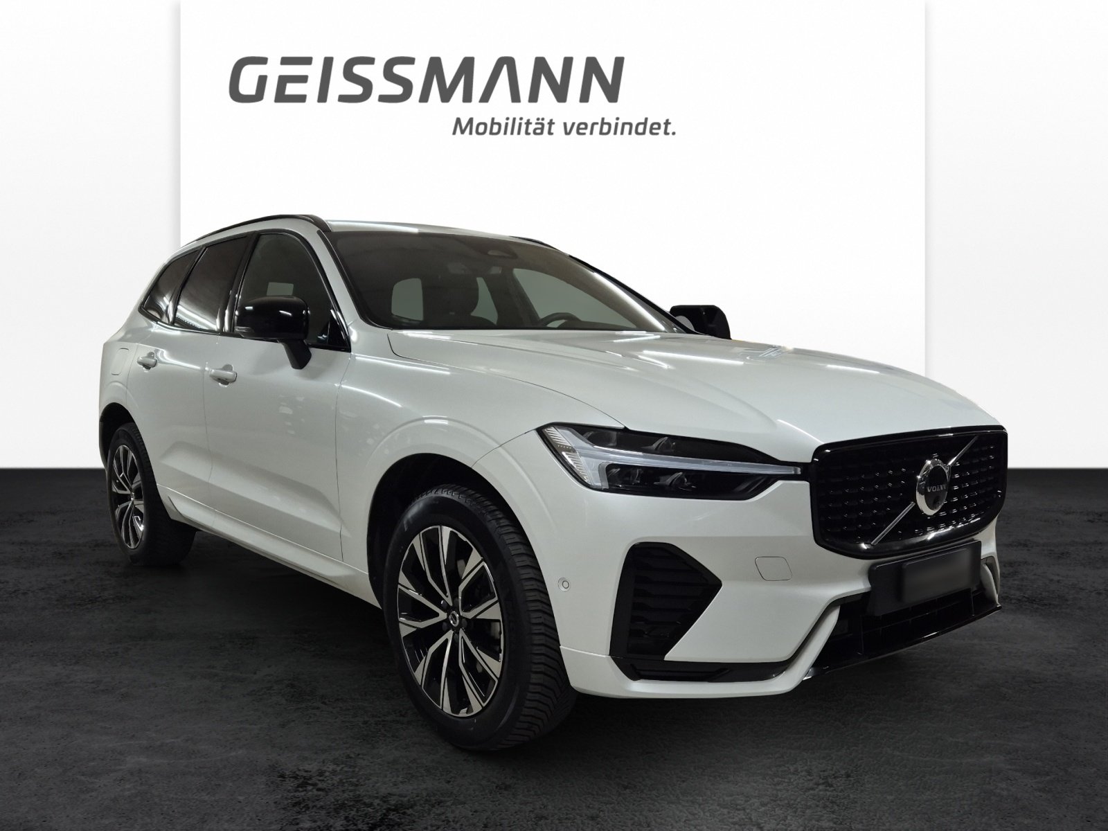 VOLVO XC60 2.0 B5 MH Plus Dark AWD, Mild-Hybrid Benzin/Elektro, Occasion / Gebraucht, Automatik - 2