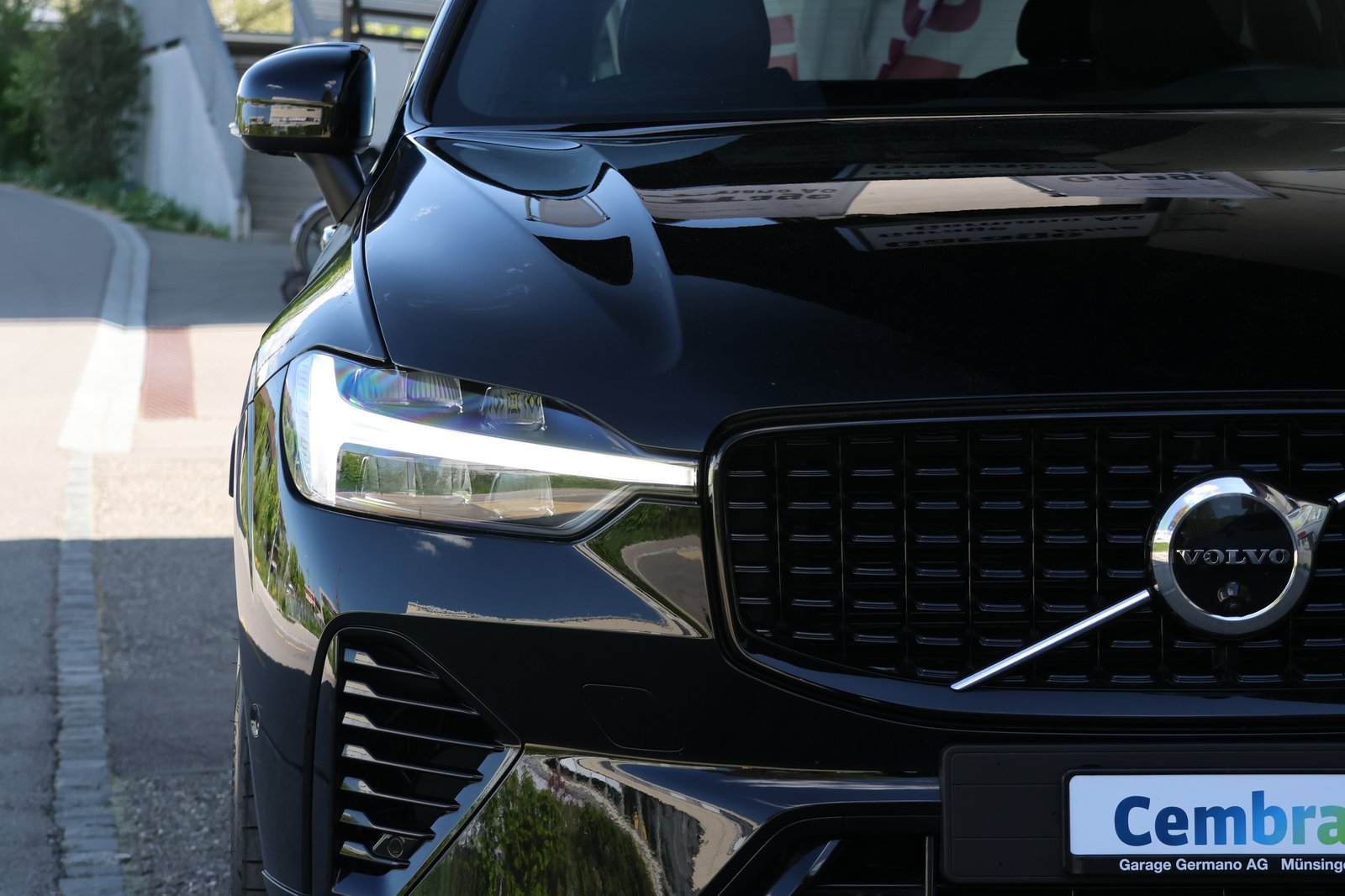 VOLVO XC60 T6 eAWD PluginHybrid R-Design Geartronic, Plug-in-Hybrid Petrol/Electric, Second hand / Used, Automatic - 3