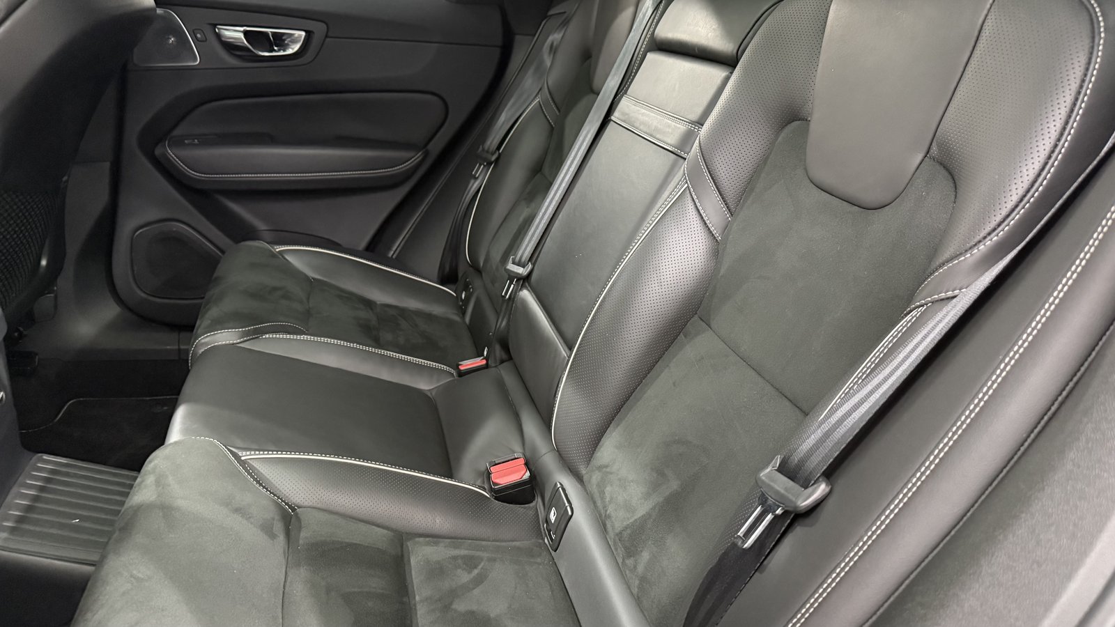 VOLVO XC60 2.0 T8 TE R-Design eAWD, Hybride Intégral Essence/Électricité, Occasion / Utilisé, Automatique - 6