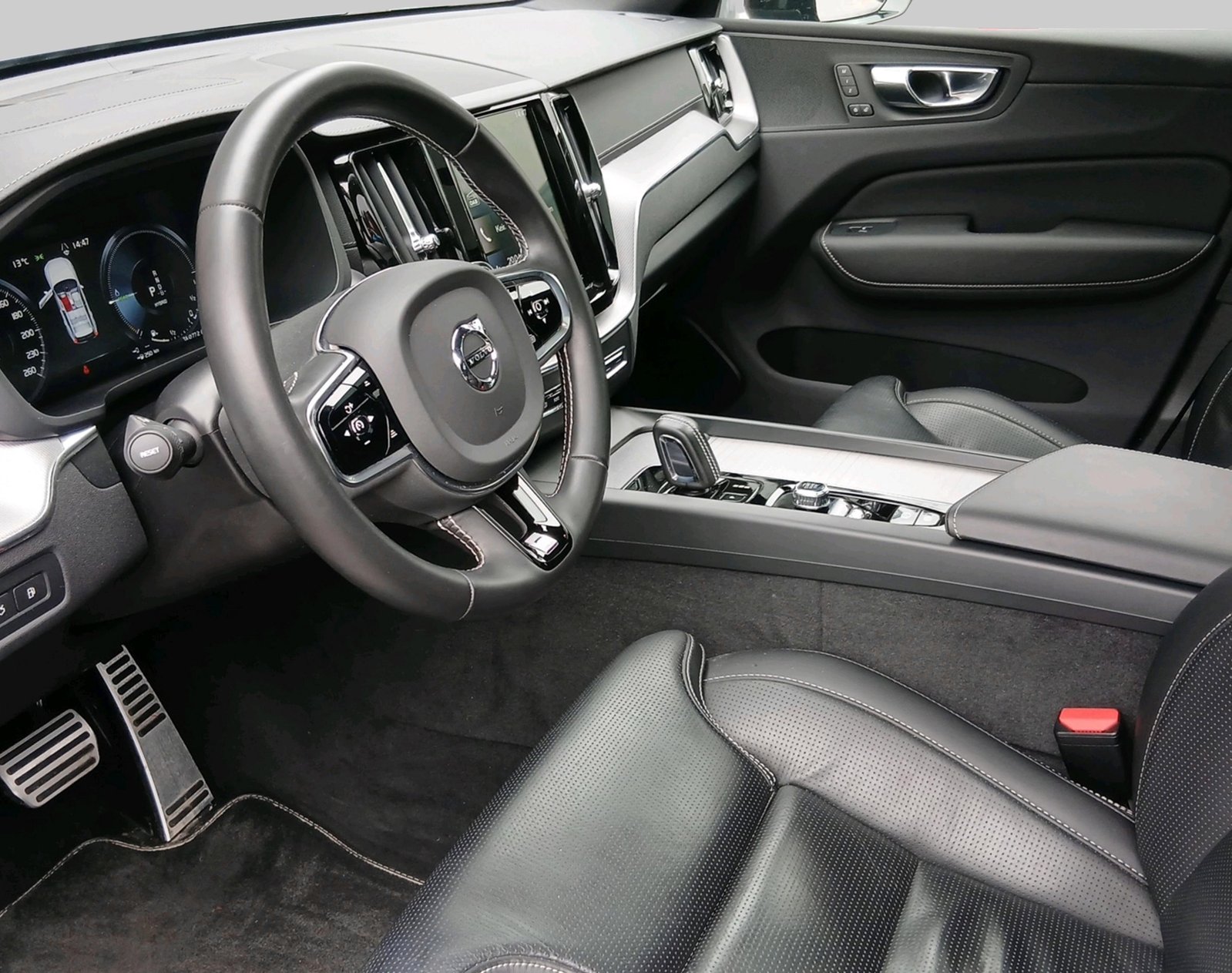 VOLVO XC60 2.0 T8 TE R-Design eAWD, Full-Hybrid Petrol/Electric, Second hand / Used, Automatic - 3