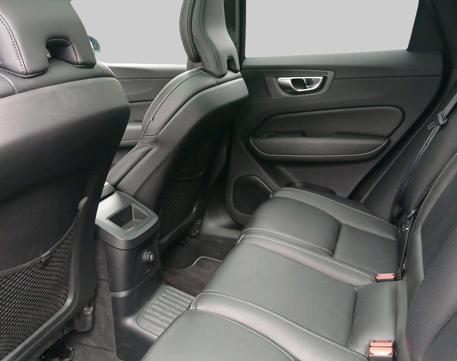 VOLVO XC60 2.0 T8 TE R-Design eAWD, Full-Hybrid Petrol/Electric, Second hand / Used, Automatic - 4