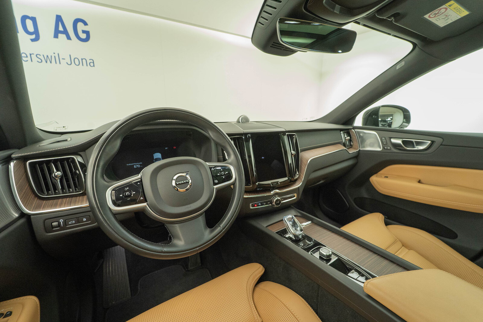 VOLVO XC60 2.0 T8 TE Inscription eAWD, Hybride Rechargeable Essence/Électricité, Occasion / Utilisé, Automatique - 7