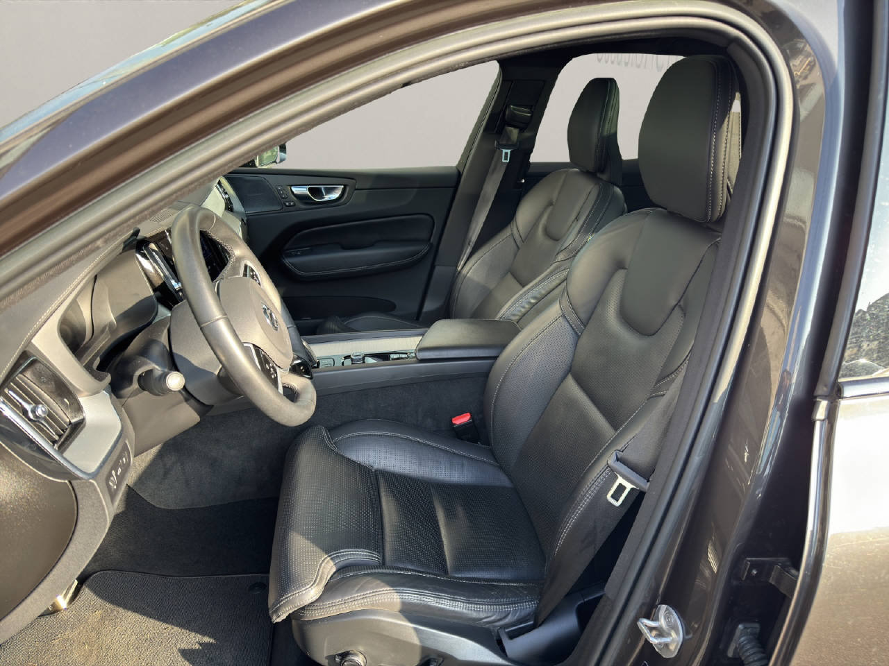 VOLVO XC60 2.0 T8 TE R-Design eAWD, Plug-in-Hybrid Petrol/Electric, Second hand / Used, Automatic - 6