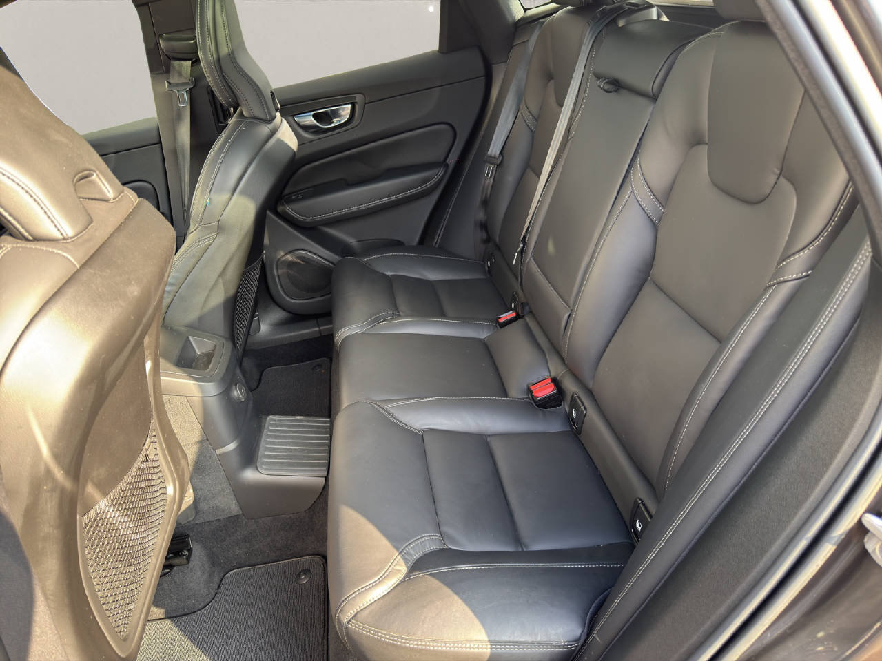 VOLVO XC60 2.0 T8 TE R-Design eAWD, Plug-in-Hybrid Petrol/Electric, Second hand / Used, Automatic - 7