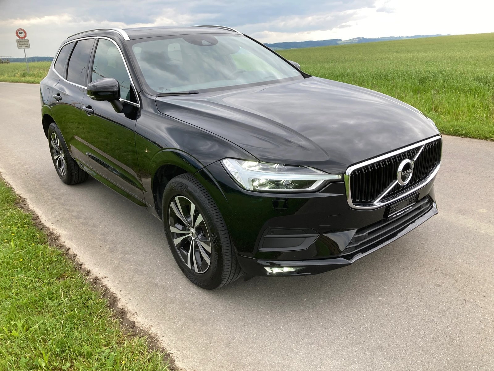 VOLVO XC60 T4 Momentum Geartronic, Essence, Occasion / Utilisé, Automatique - 2