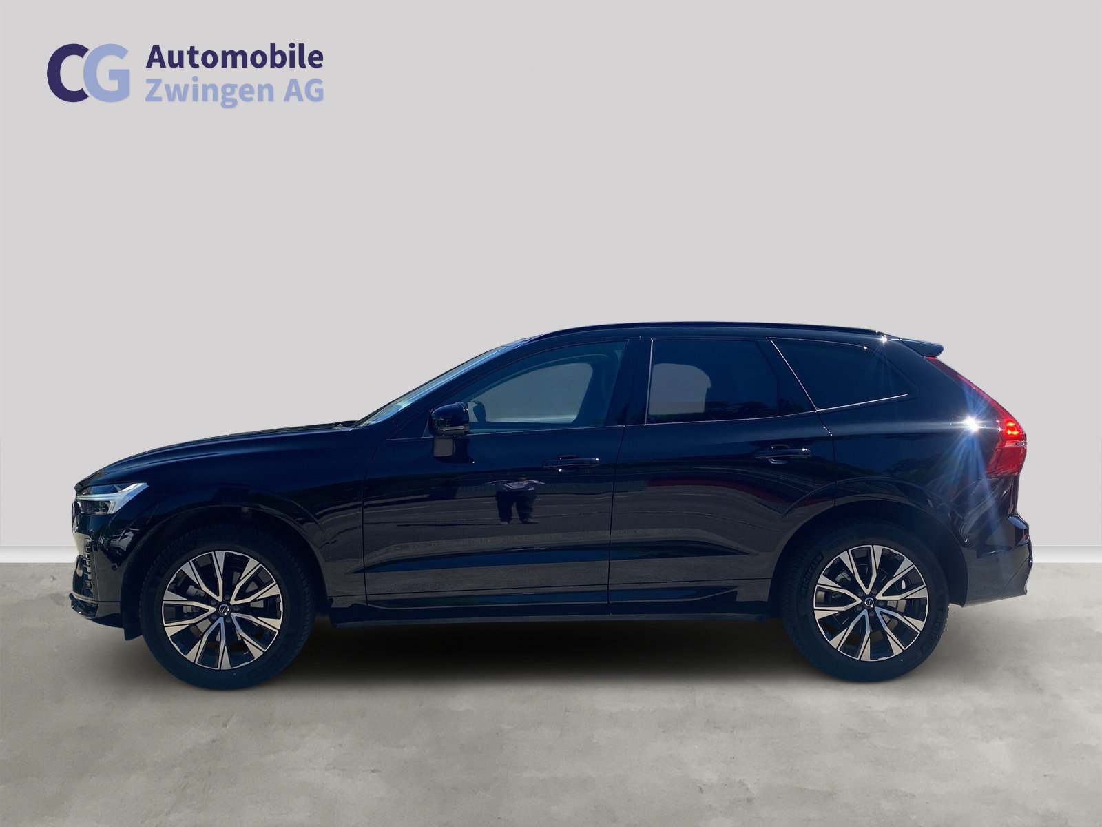 VOLVO XC60 B5 Benzin Mild Hybrid AWD Plus Dark Geartronic, Mild-Hybrid Petrol/Electric, Second hand / Used, Automatic - 2