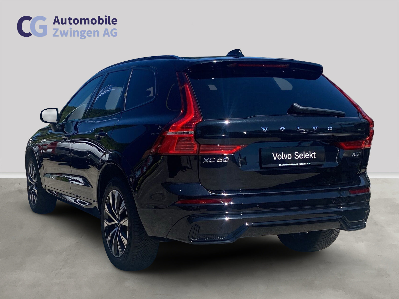 VOLVO XC60 B5 Benzin Mild Hybrid AWD Plus Dark Geartronic, Mild-Hybrid Petrol/Electric, Second hand / Used, Automatic - 3