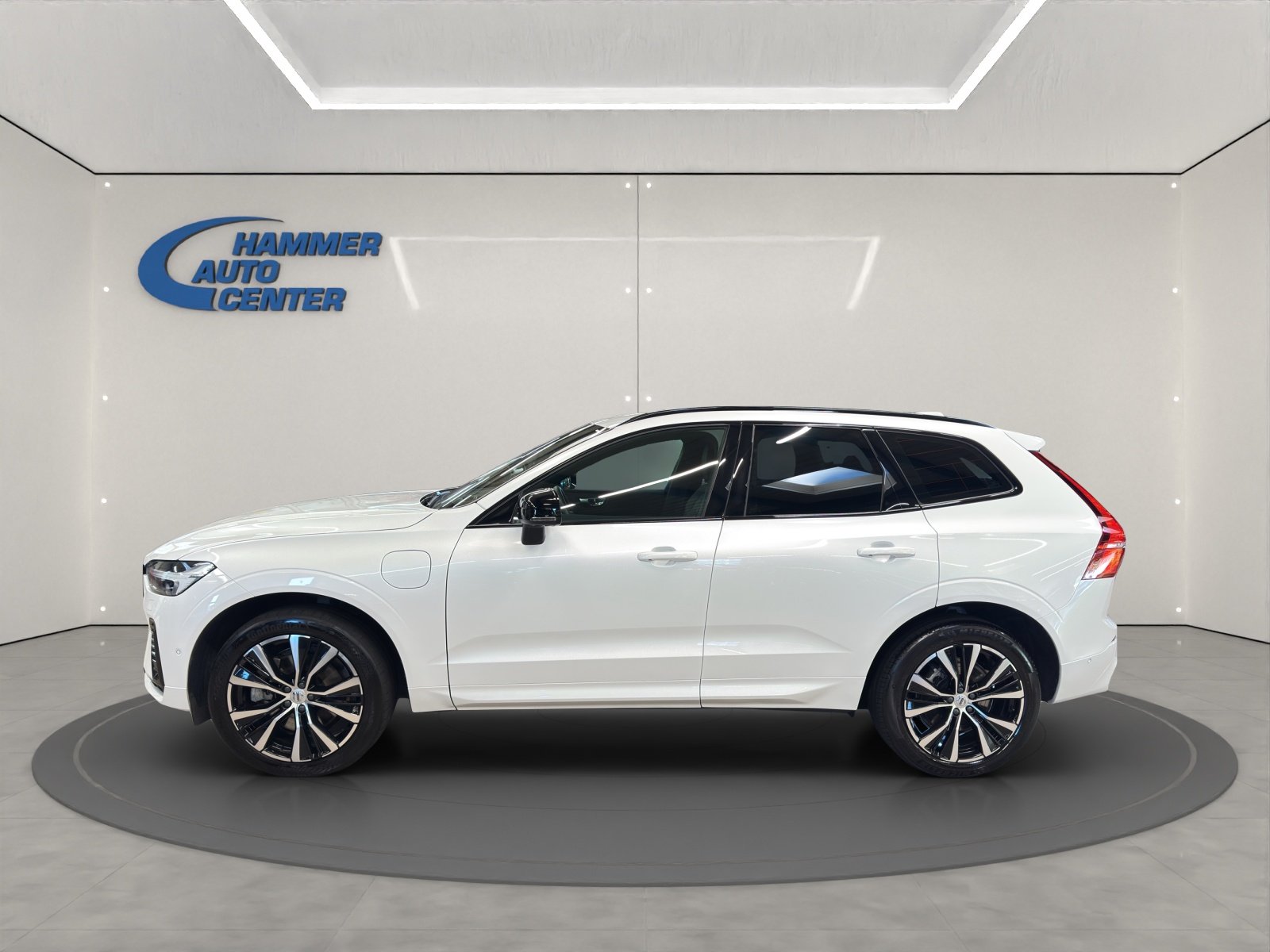 VOLVO XC60 2.0 T8 TE Ultimate Dark eAWD, Plug-in-Hybrid Petrol/Electric, Second hand / Used, Automatic - 2