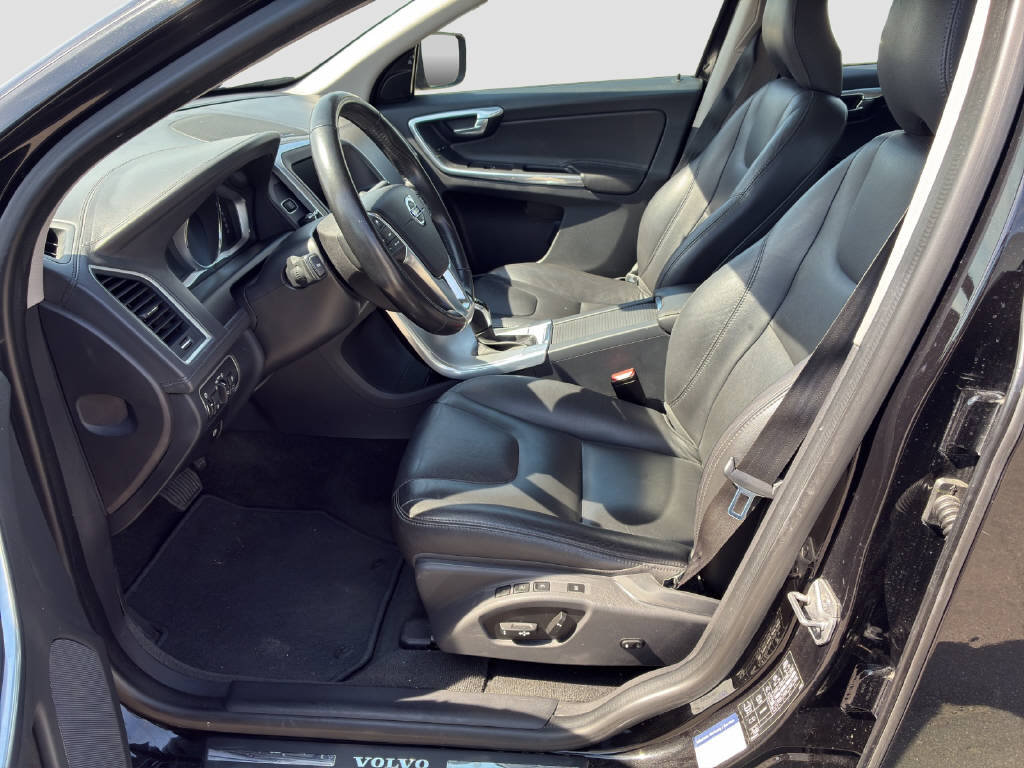 VOLVO XC60 2.4 D4 Executive Plus AWD S/S, Diesel, Occasion / Utilisé, Automatique - 6