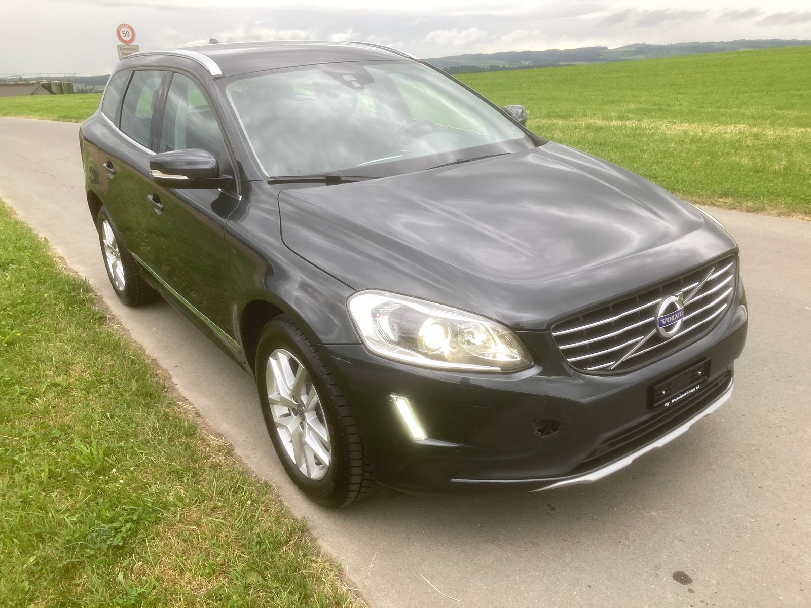 VOLVO XC60 D4 AWD Summum Geartronic mit Anhängerkupplung, Diesel, Occasion / Utilisé, Automatique - 2