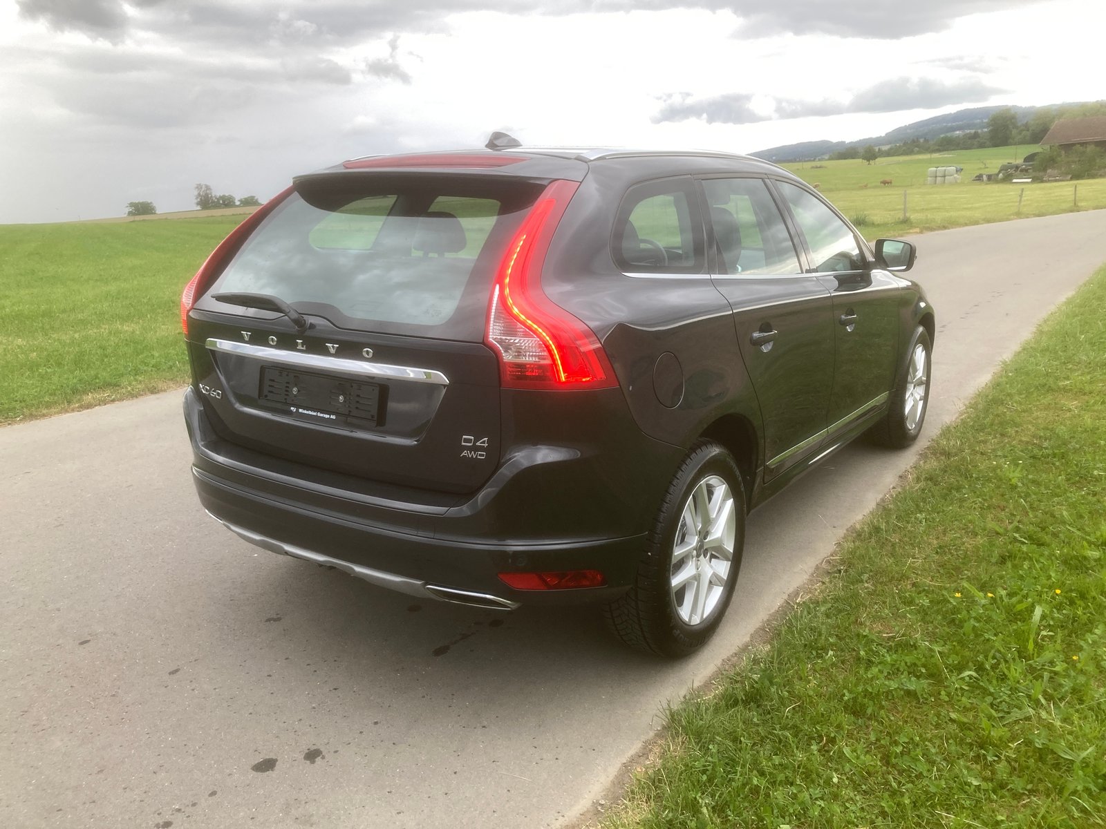 VOLVO XC60 D4 AWD Summum Geartronic mit Anhängerkupplung, Diesel, Occasion / Utilisé, Automatique - 3