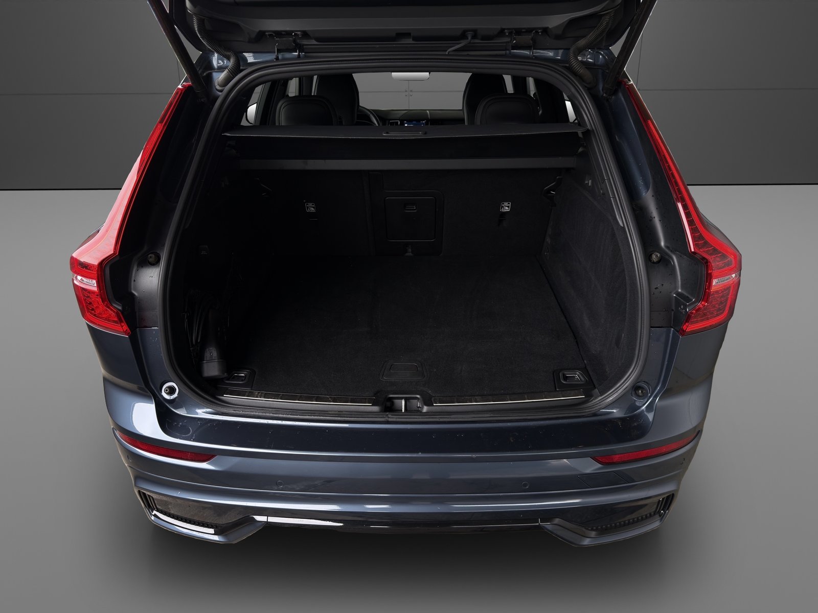 VOLVO XC60 T8 eAWD PluginHybrid Ultimate Dark Geartronic, Plug-in-Hybrid Petrol/Electric, Second hand / Used, Automatic - 5