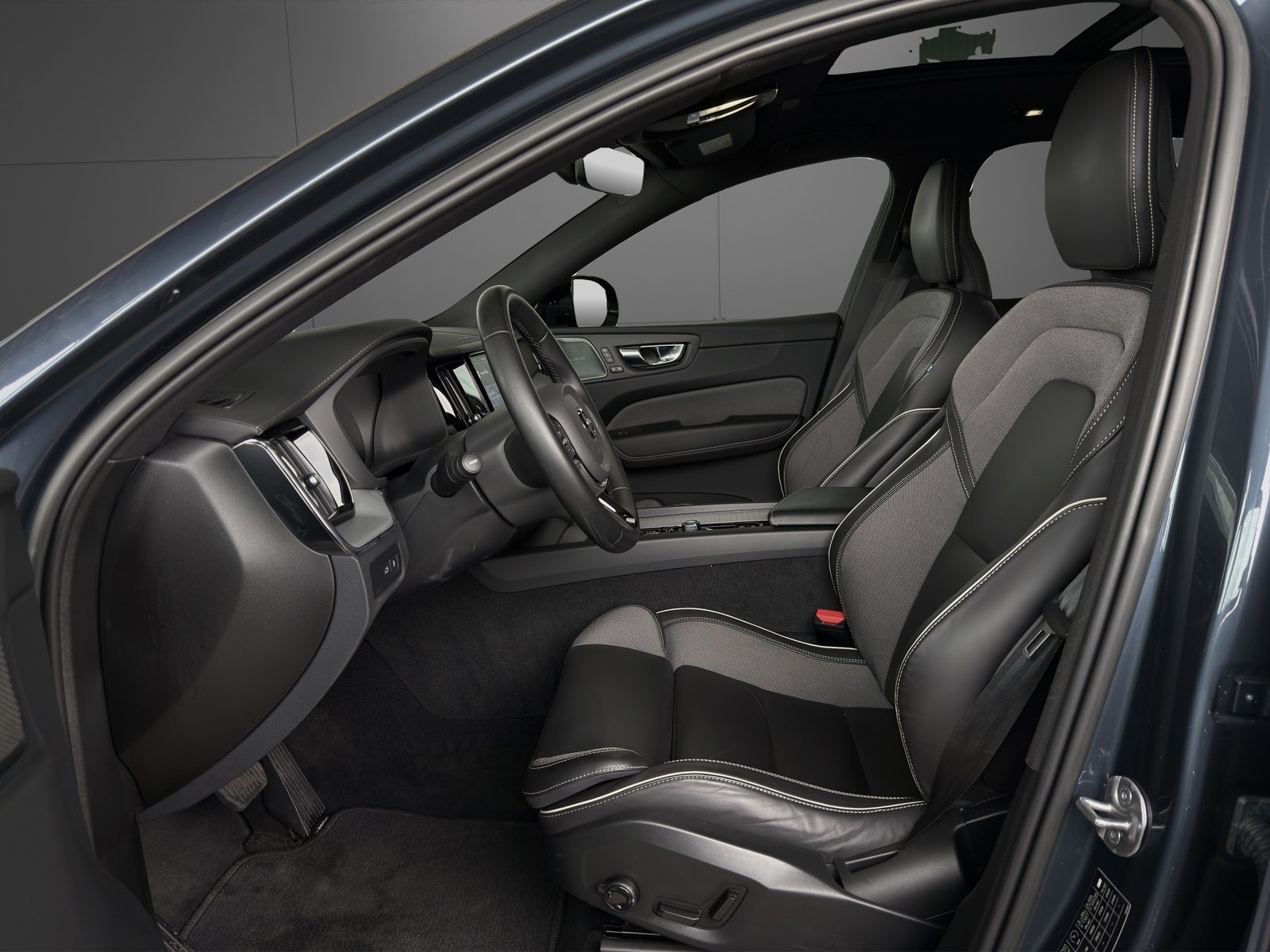 VOLVO XC60 T8 eAWD PluginHybrid Ultimate Dark Geartronic, Plug-in-Hybrid Petrol/Electric, Second hand / Used, Automatic - 7
