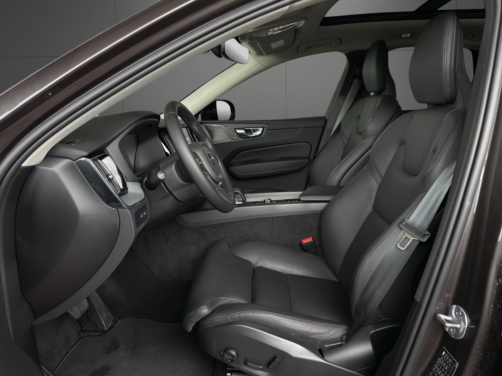 VOLVO XC60 T8 eAWD PluginHybrid Ultimate Dark Geartronic, Plug-in-Hybrid Petrol/Electric, Second hand / Used, Automatic - 6