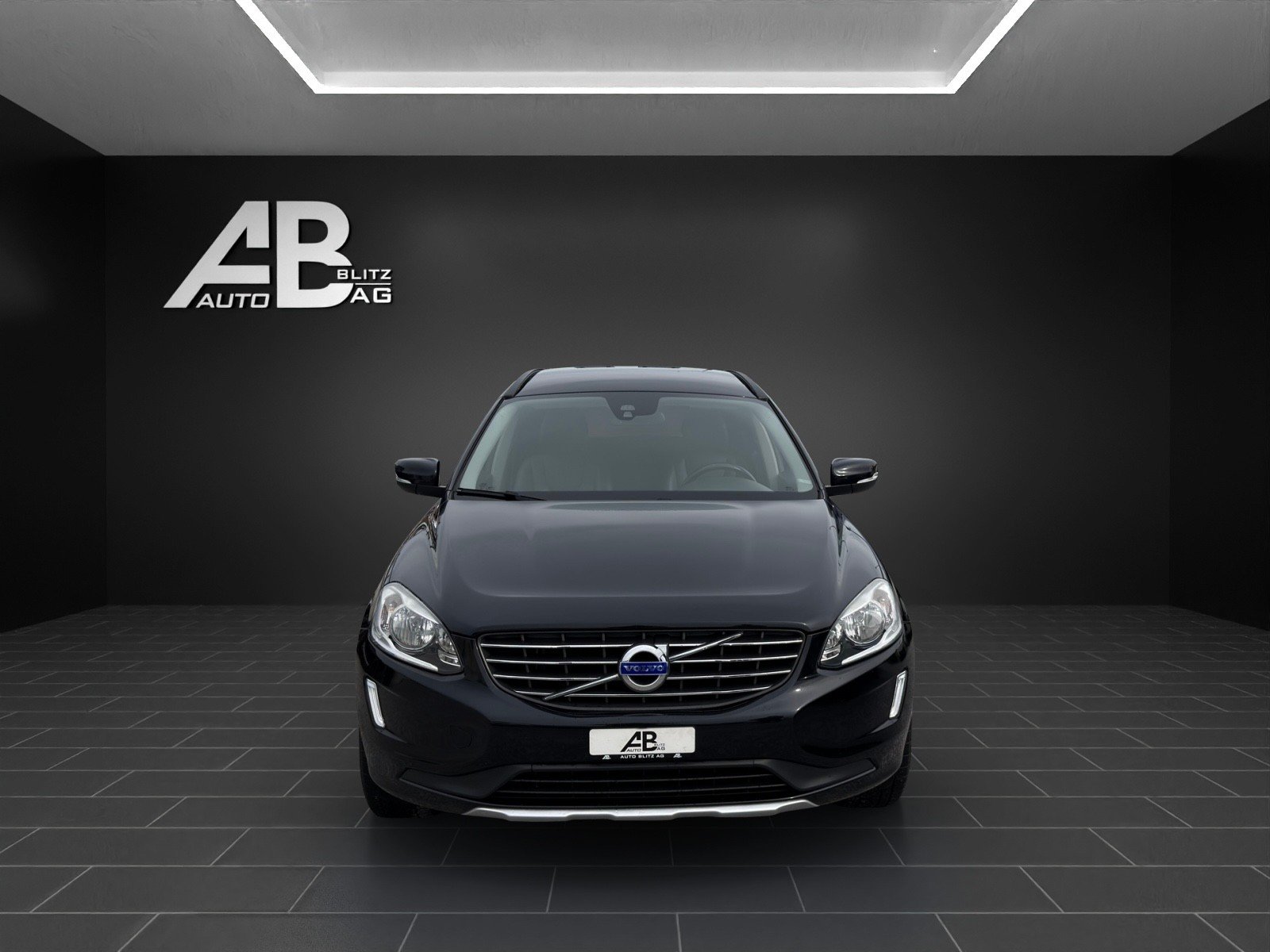 VOLVO XC60 D5 AWD Momentum Geartronic mit 215 PS