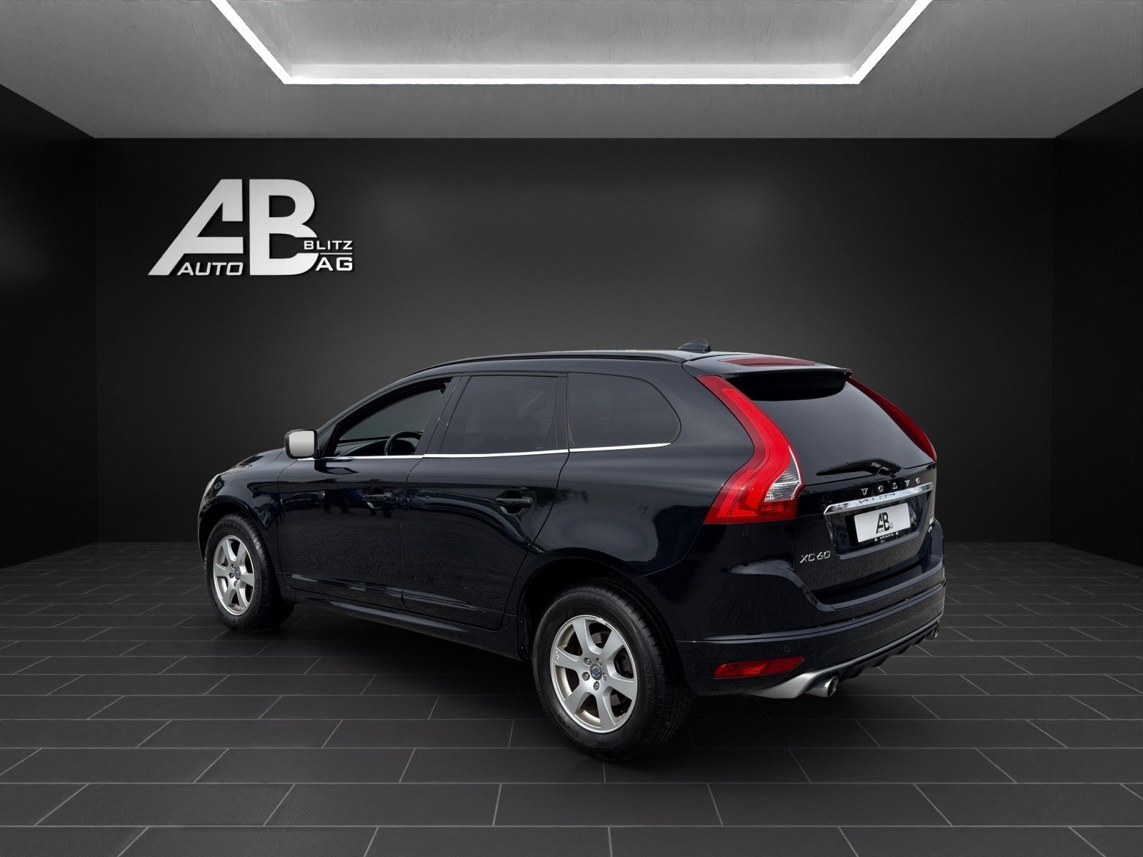 VOLVO XC60 D5 AWD Momentum Geartronic mit 215 PS, Diesel, Occasion / Utilisé, Automatique - 3