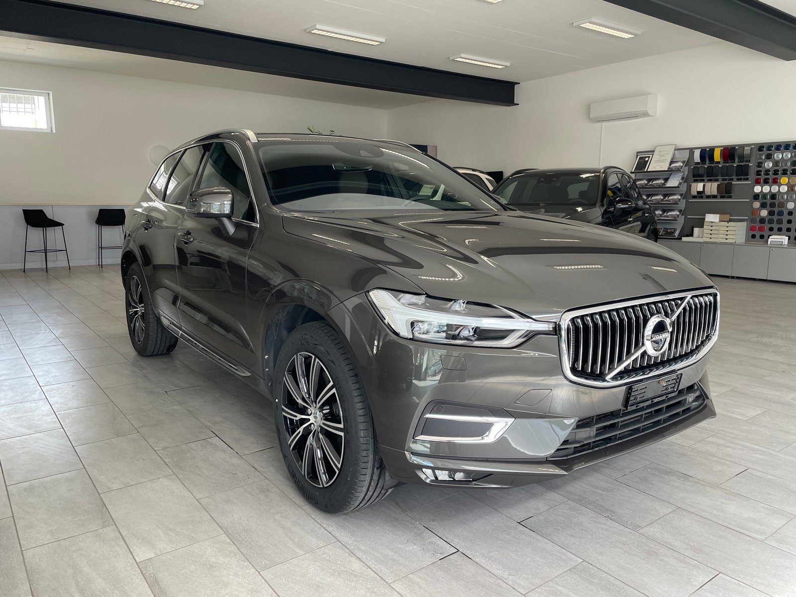 VOLVO XC60 T5 AWD Inscription Geartronic, Petrol, Second hand / Used, Automatic - 3